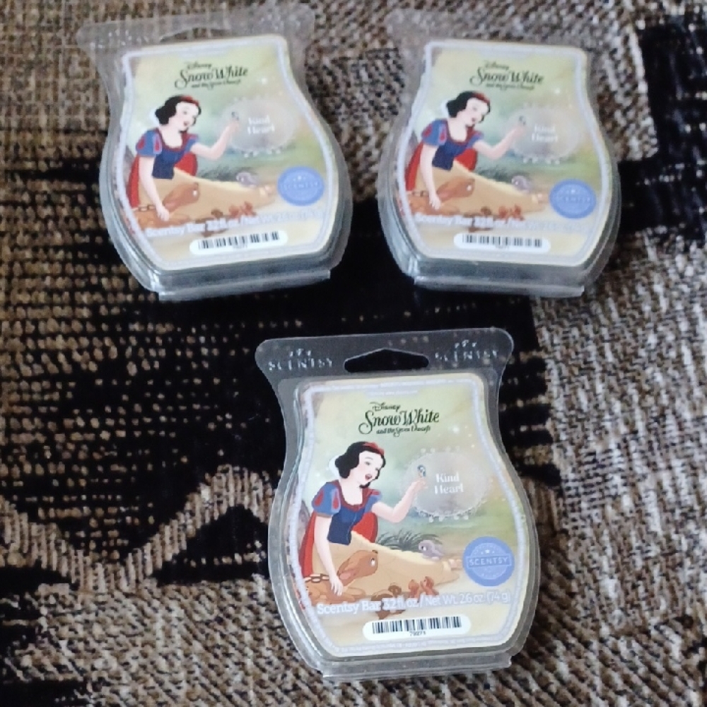4/$60 New Scentsy Disney "Snow White" Aromatic Wax - Set Of 3 Bars